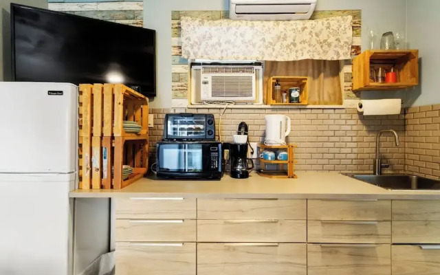Hollywood 1BR Near Beach & Dining