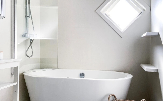 Beautiful Home in Löttorp With 4 Bedrooms and Wifi