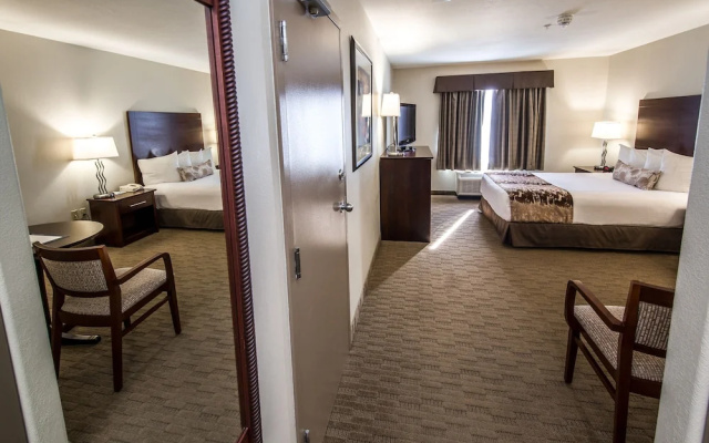 Best Western Plus Pembina Inn & Suites