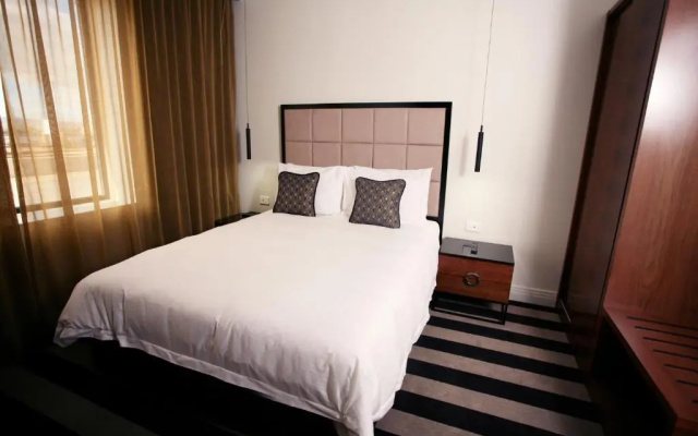 Ellen Hotel