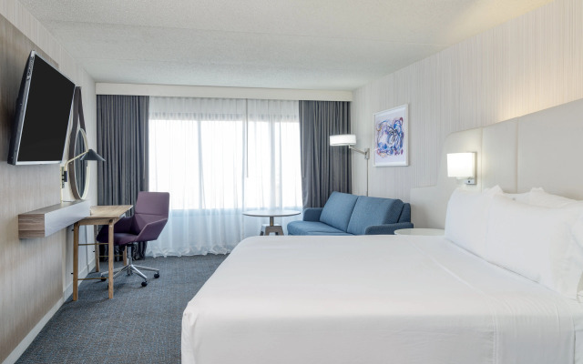 Crowne Plaza Indianapolis-Airport by IHG