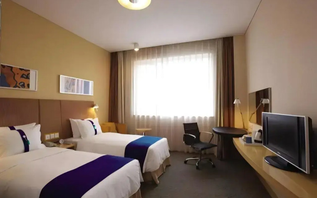 Holiday Inn Express Shaoxing Paojiang by IHG