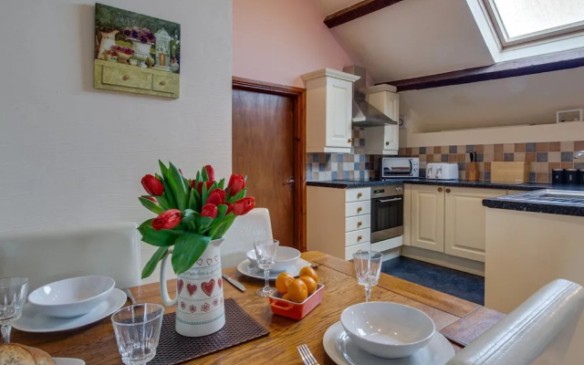 Scenic Holiday Home in Abergele With Terrace, Garden, Pond