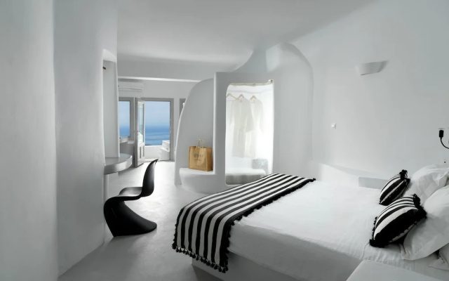 Tholos Resort