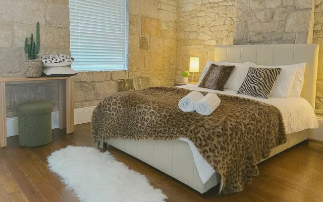 The Flintstones Luxury Stone Stay