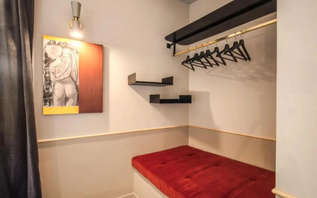 CORNER211
