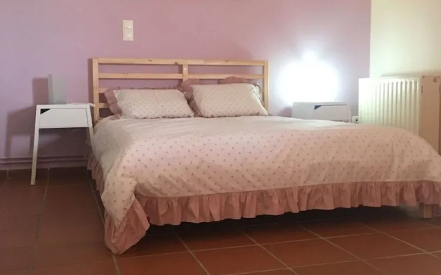 Traditional Studio near Airport