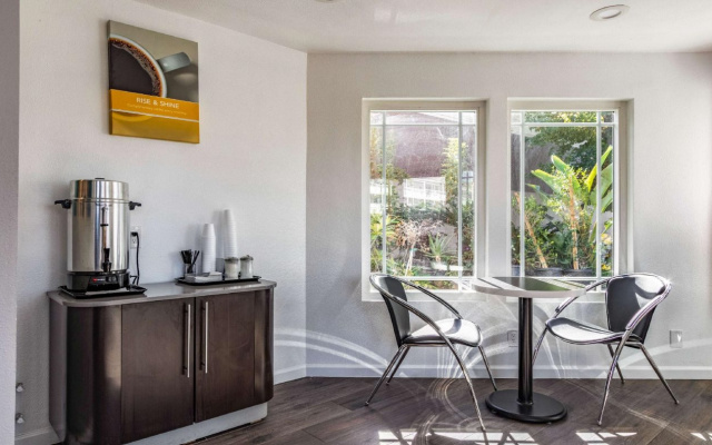 Motel 6 Fountain Valley, CA - Huntington Beach Area