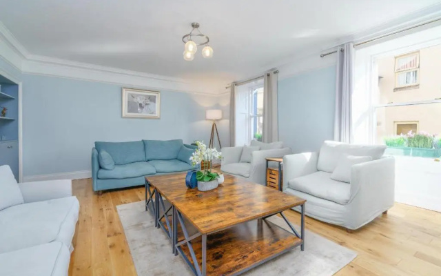 Clovelly House Luxury 5 bedroom, 5 bathroom home