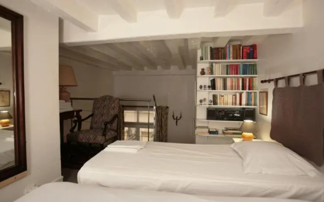 Lovely Marais Studio (75)