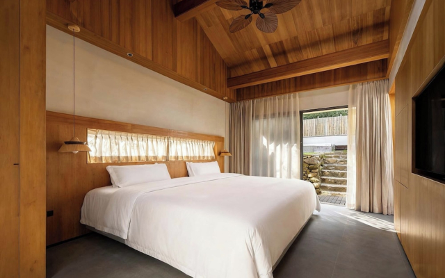CongLinLi Wooded Homestay