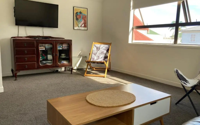 Heart of Russell Apartment - Russell Holiday Apartment