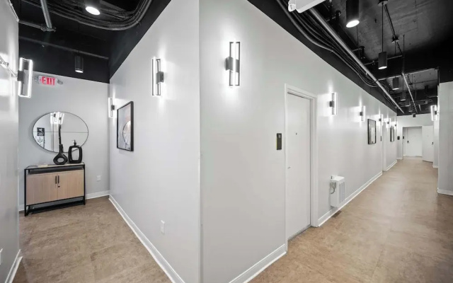 The 333 Suites 2nd Floor Retreat