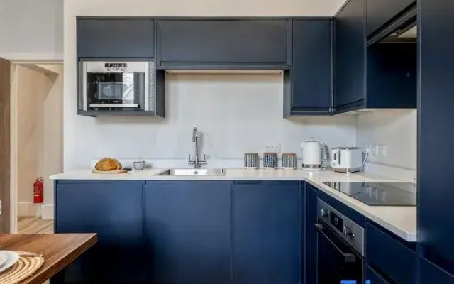 Gorgeous Family 2-Bed Apt w/ Free Gym & Parking