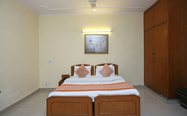 OYO 542 Kalkaji Residency Bnb