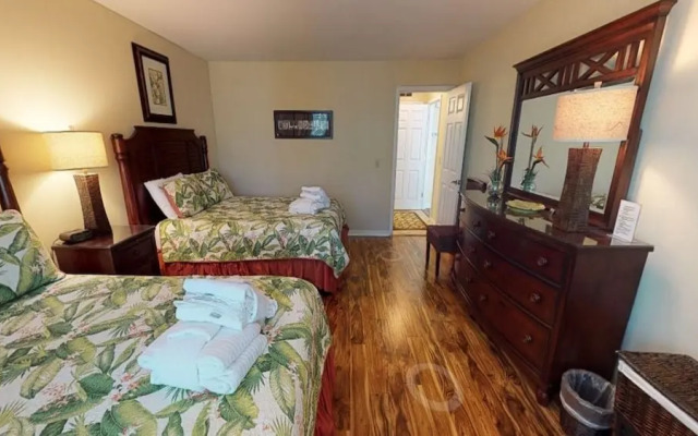7813 Centre Court 2 Bedroom Villa