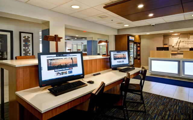 Holiday Inn Express Newport North - Middletown by IHG