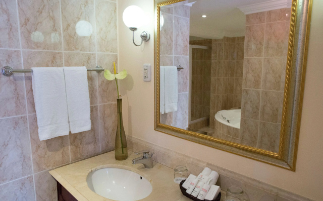 Radisson Blu Le Vendome Hotel, Cape Town