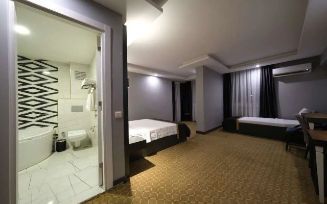 Eniza Hotel