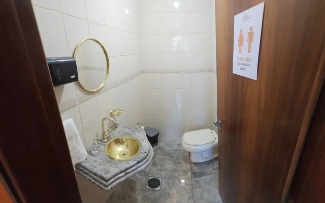 Saint Charles Hostel