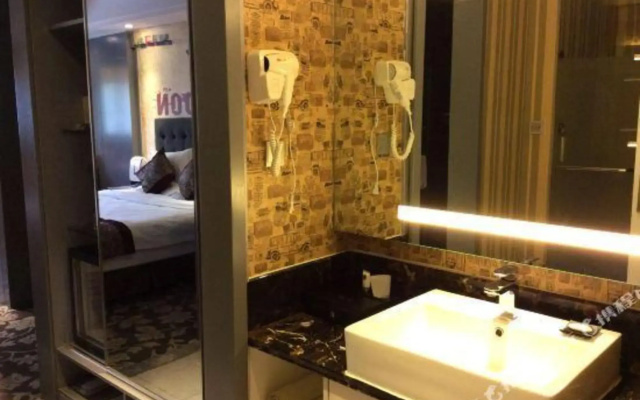 Jinghe Fashion Hotel