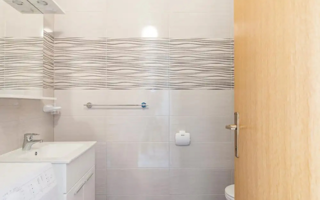 Nice Home in Povljana With Wifi and 2 Bedrooms