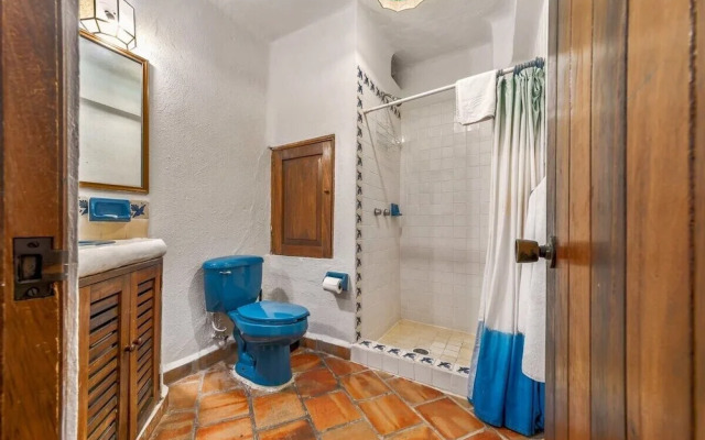 Ocean View 2Br Condo-balcony-beach-pool - 304