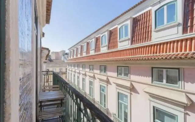 Old Town Chiado Balcony Aircon by LD Apartments