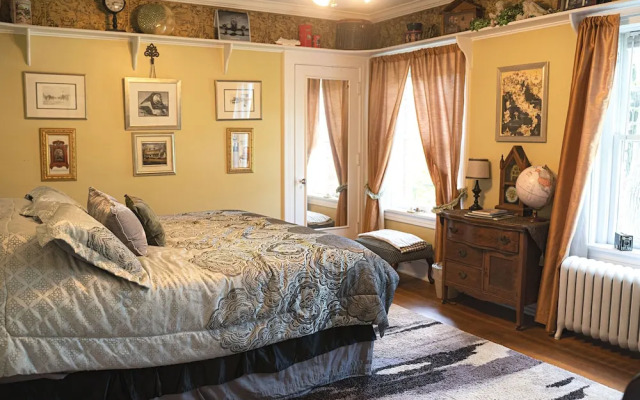 Inn on Crescent Lake Bed and Breakfast