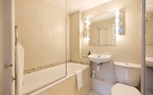 The Holland Park Crib - Classy 2bdr House