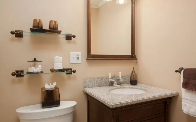 Seven South Street Inn B & B