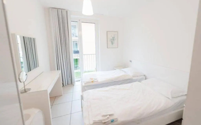 4 bedroom apartment with pool & jacuzzi