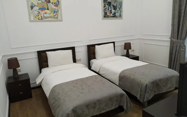 Отель Boutique Living