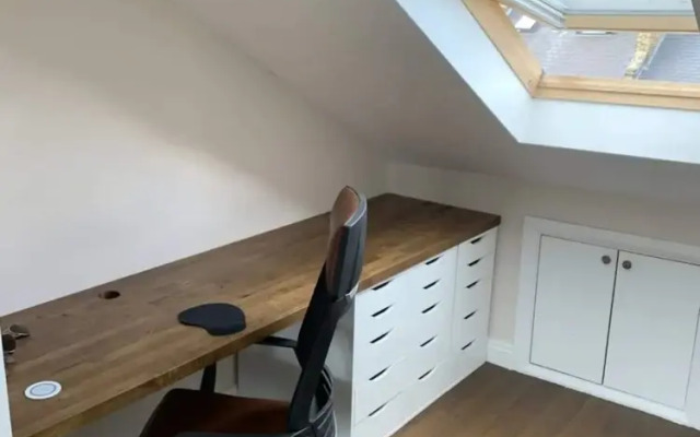 Spacious and Bright 2 Bedroom Flat in Maida Vale