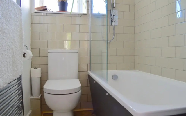 2 Bedroom Flat With Views of Holyrood