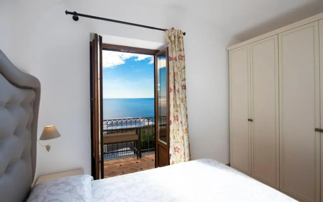 Golden Vaults 1st Floor Sea View Balcony