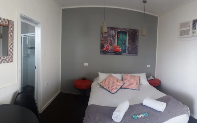 Town House Motor Inn