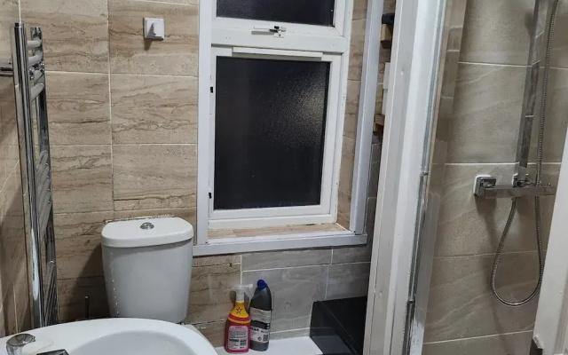 Dagenham - House - Stay5 - Parking - Greatlocation
