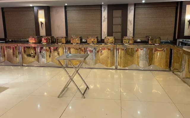 Hotel Paras