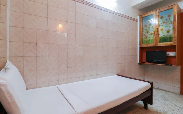 Spot on 27117 Mallika Residency