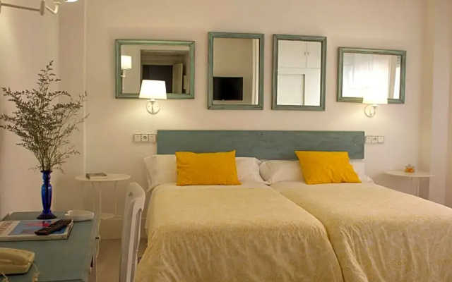 Ares Hotel