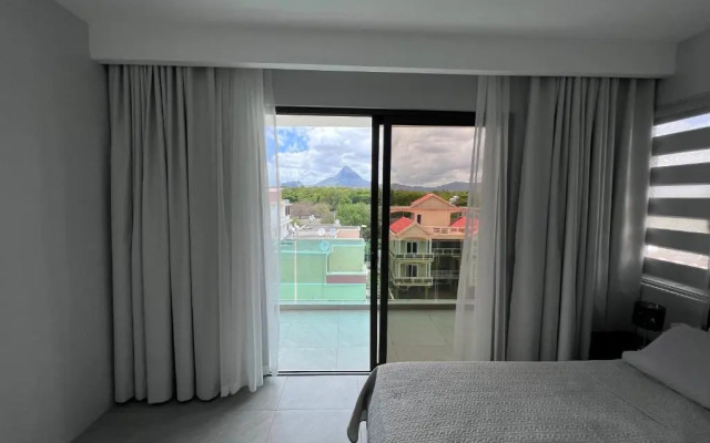 3BD Luxury Penthouse, Big Terrace, 5min from beach