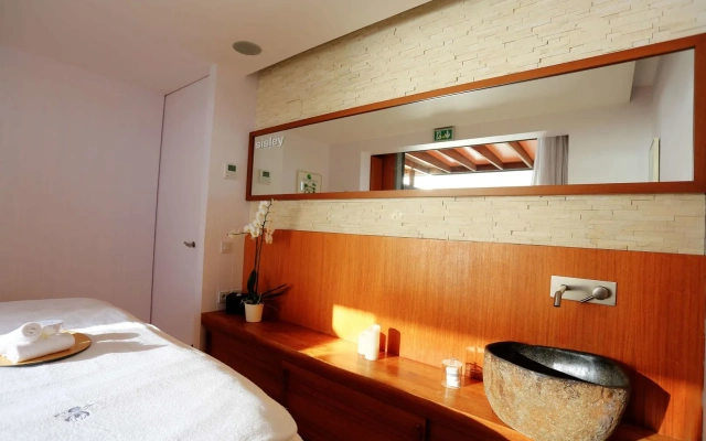 Christopher Hotel