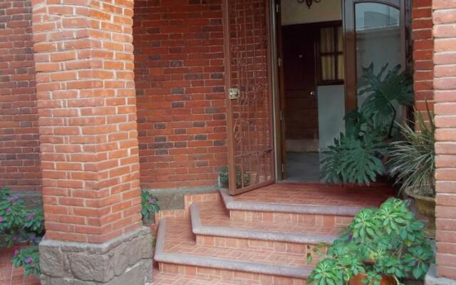 Отель Hostal La Encantada Мексика, Мехико - 1 отзыв об отеле, цены и фото номеров - забронировать отель Hostal La Encantada онлайн вид на фасад