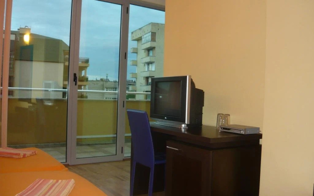 Dream Hotel