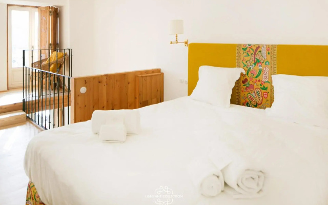 Alfama Deluxe Duplex 53 by Lisbonne Collection