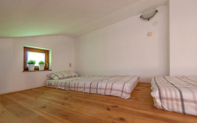 Beautiful Apartment in Vir With Wifi