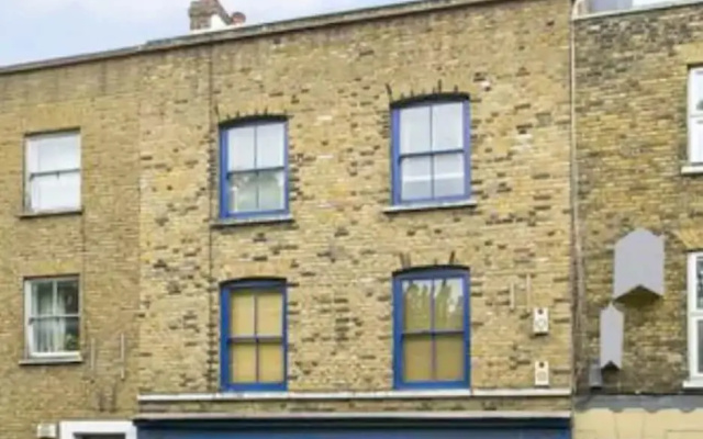 2 Bedroom Victorian House With Garden