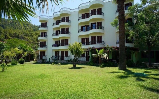 Kumlubuk Maris Hotel Кумлюбюк вид на фасад