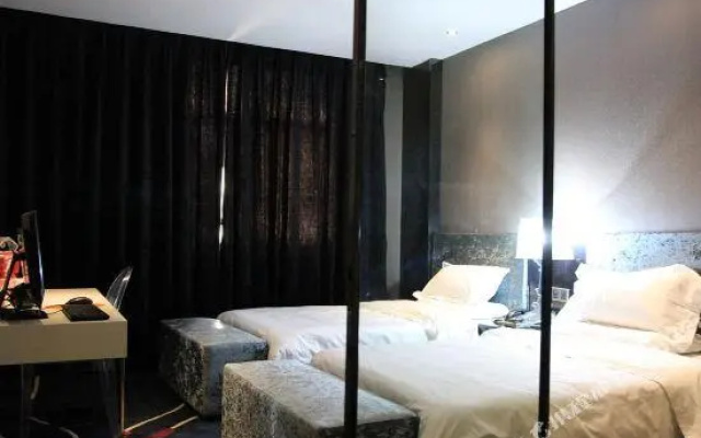 Elan Hotel (Wuhan Jiangxia Passenger Station)